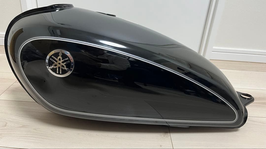 SR400 純正タンク 凹みあり