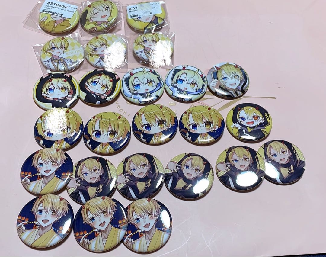 りたーん缶バッチ(てでぃ、れう、ユキトケ、koeiro、しぐも)