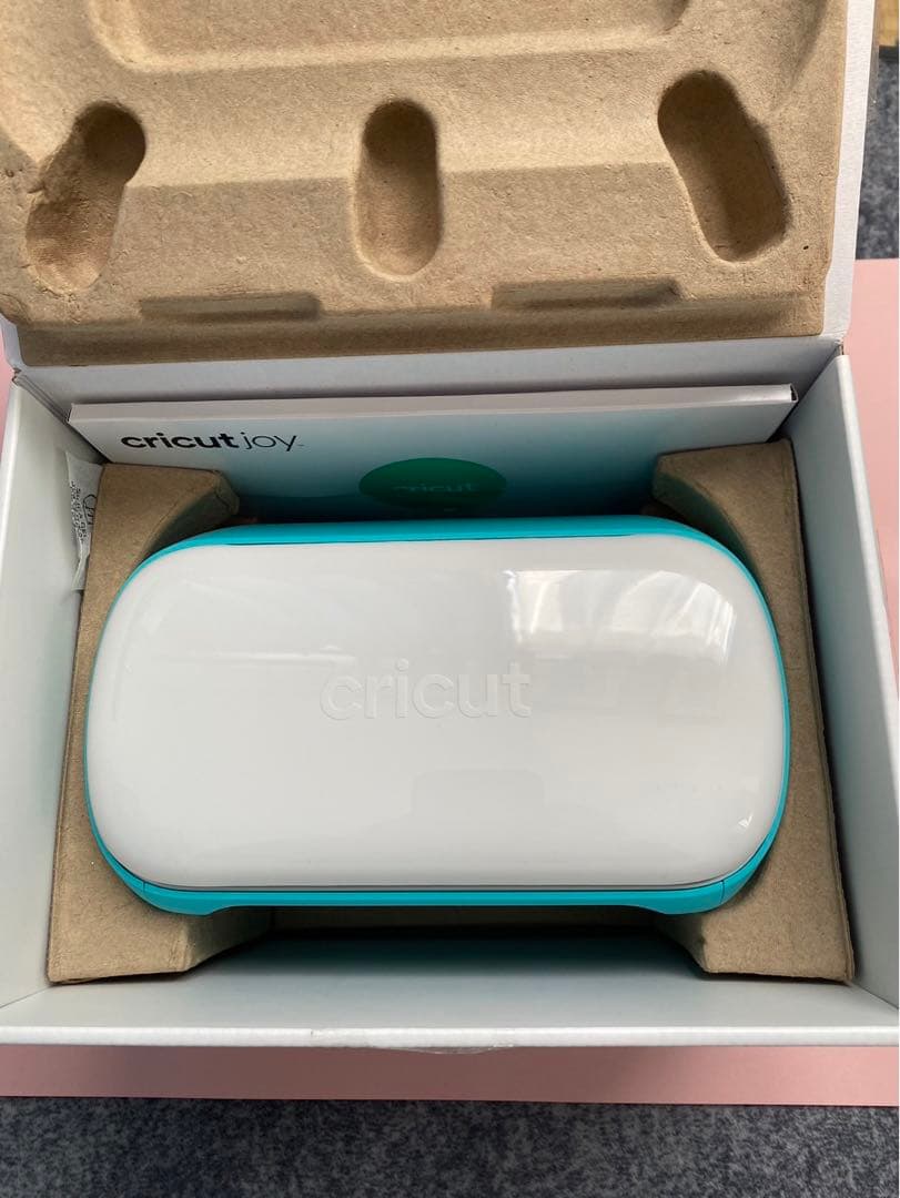 cricut カッティングマシーン