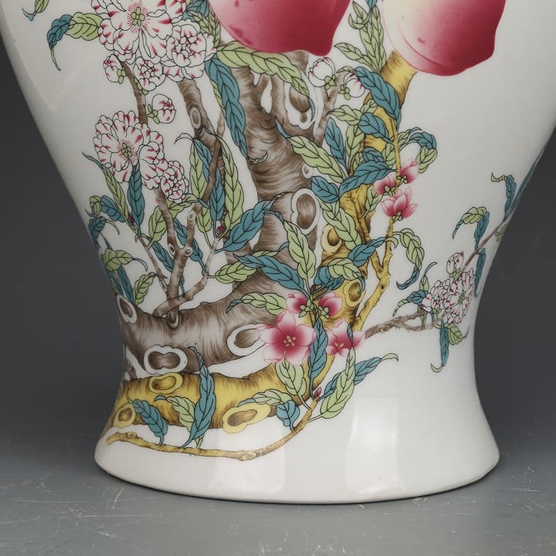 清乾隆粉彩福寿九桃紋オリーブ瓶 景徳鎮 陶磁器 装飾品 現代工芸品 美術品 置物