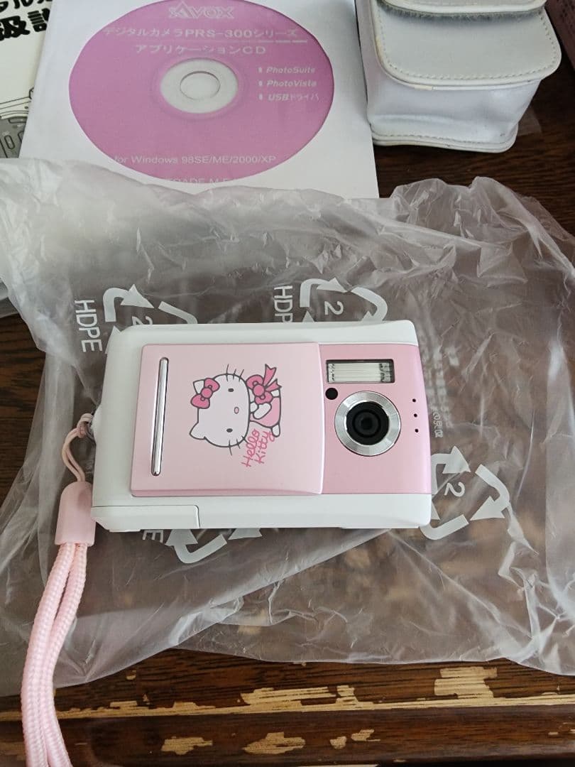 サンリオ キティ AVOX デジカメ 未使用品 SDカード対応