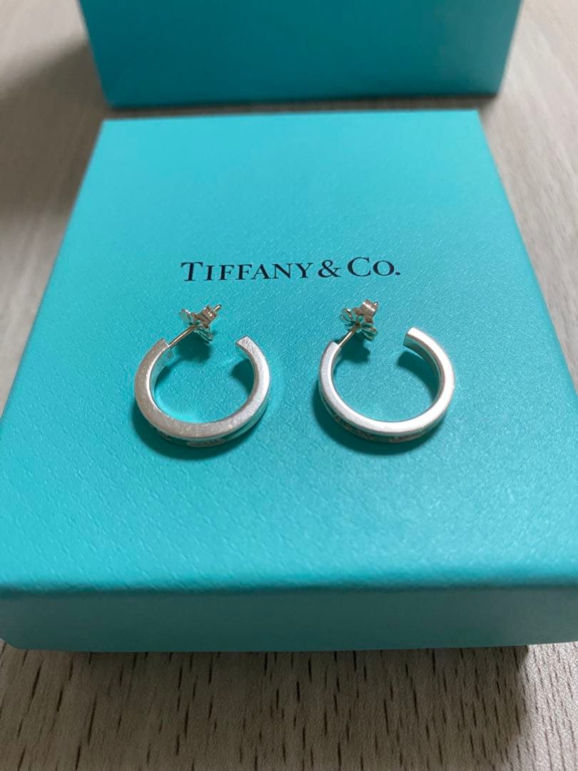 Tiffany & Co. （両耳用）シルバー フープピアス1837スモール