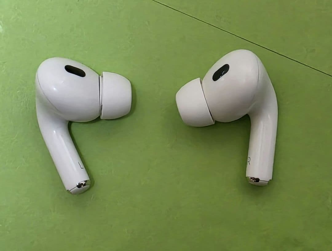 AirPods Pro2 本体 ホワイト 充電ケース付き lightning