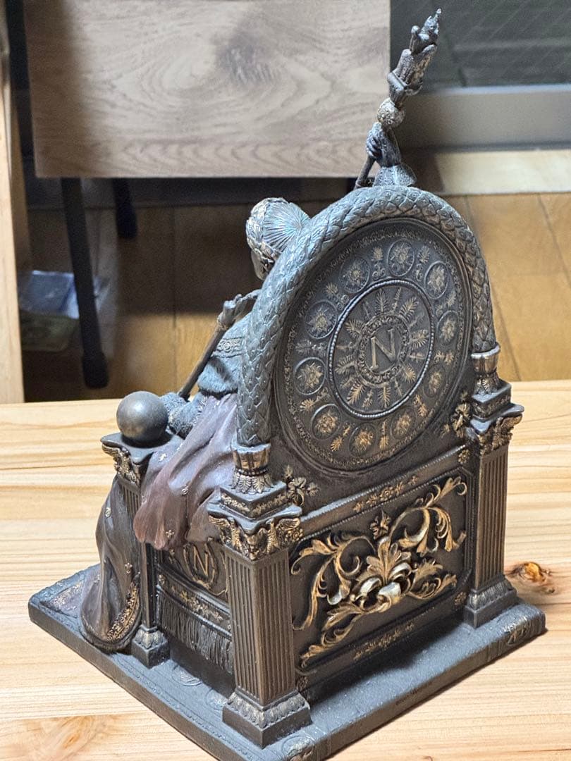 【フランス購入】エリザベス一世 女王像 高さ約30cm／背面装飾あり