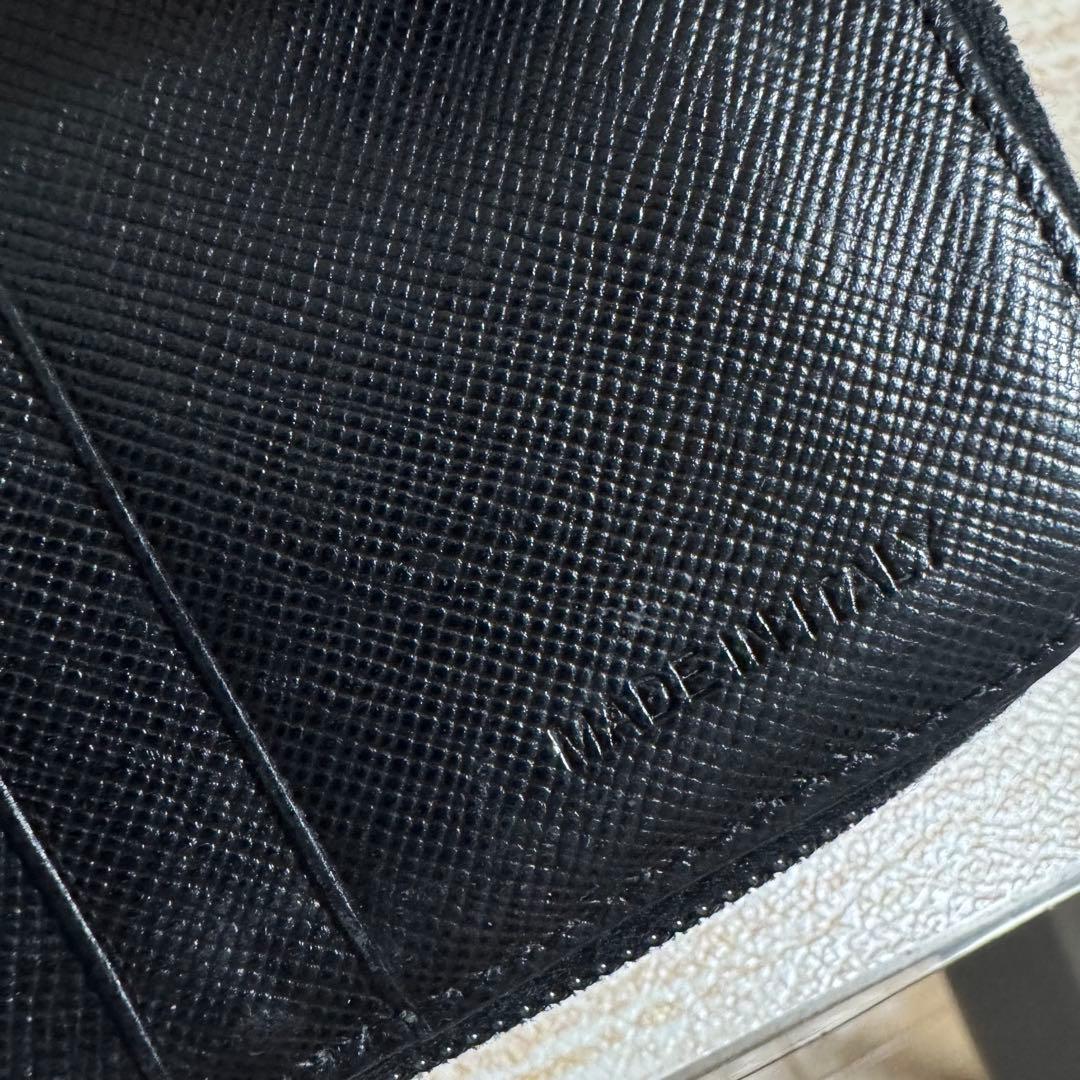 美品✨プラダ　折り財布　ラウンドファスナー　三角ロゴ