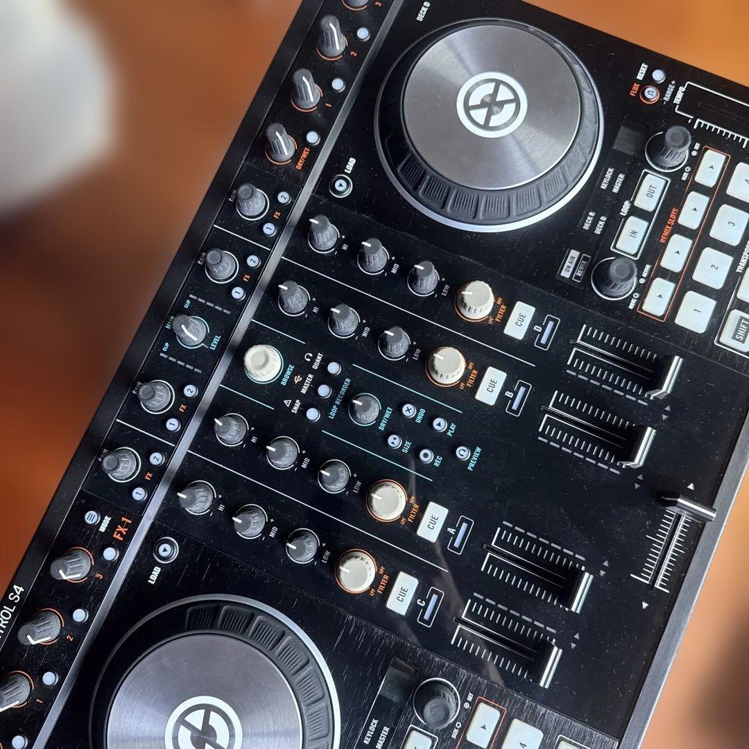 DJ機材 TRAKTOR KONTROL S4 mk2