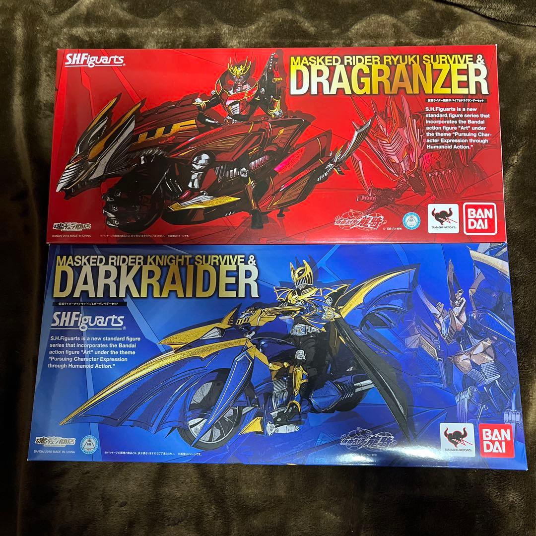S.H.Figuarts 仮面ライダー　龍騎サバイブ＆ナイトサバイブ　極美品