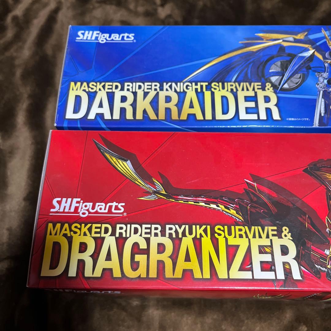 S.H.Figuarts 仮面ライダー　龍騎サバイブ＆ナイトサバイブ　極美品