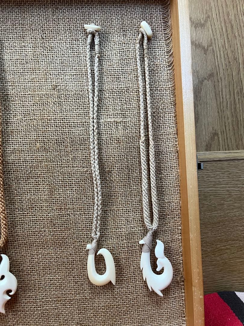 ハワイアンインテリア　ボーンフック　ボーンカービング