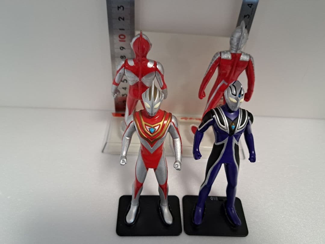 バンダイ「ベストウルトラマン」シリーズ塩ビフィギュア35体