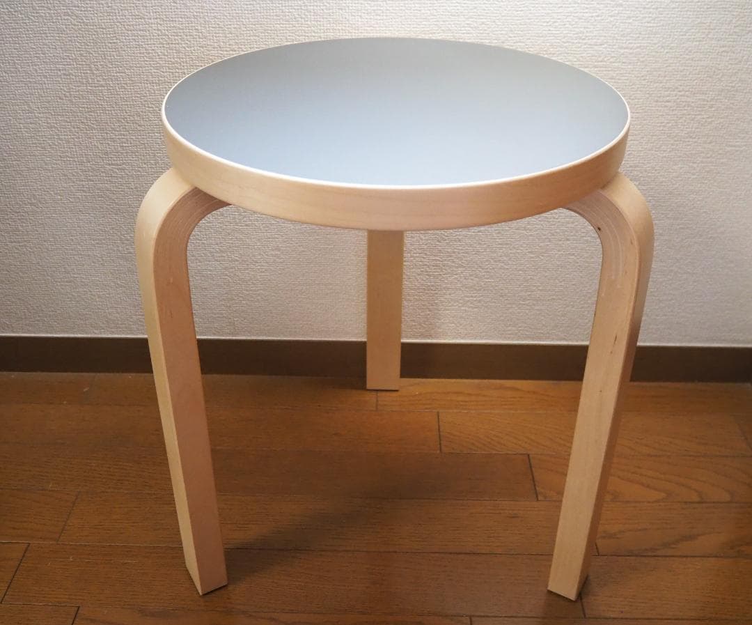 アルテック スツール60 アイアン リノリウム artek