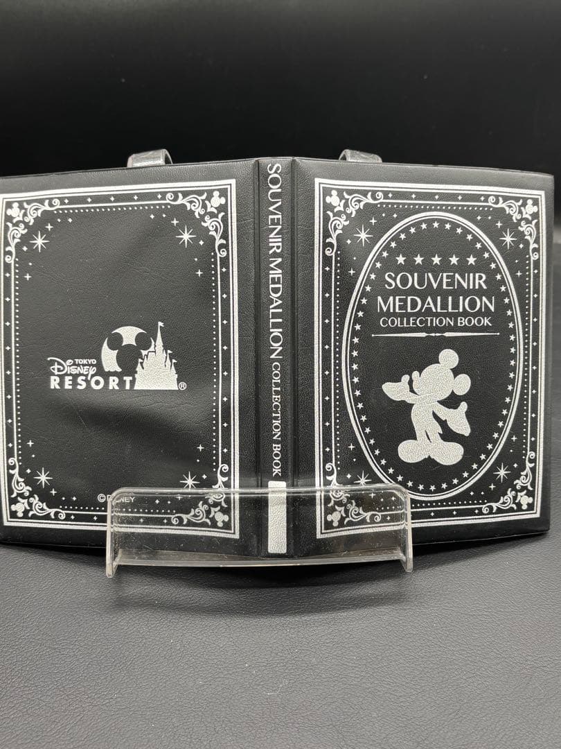 【2017東京ディズニー】ミッキーマウス メダリオン 収集コレクション ブック