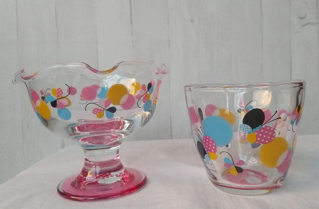 キティ　デザートグラス　ガラスボウル　皿　食器　蝶　クローバー　箸スプーン付き