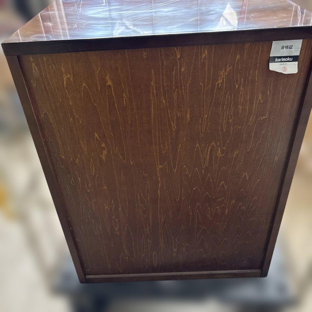 カリモク 2枚扉 キャビネットコロニアル 収納棚 食器棚