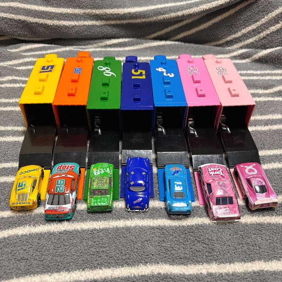 カーズ　トレーラー　ミニカー　セット