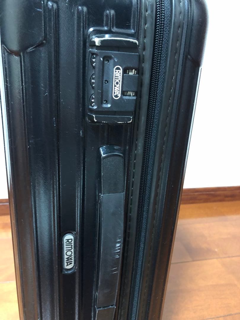 ※難あり【USED】リモワ　機内持込　二輪スーツケース　ブラック