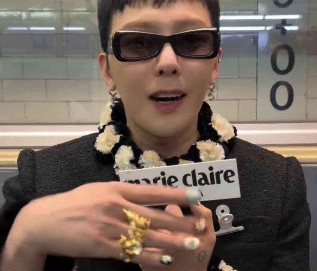 CHANEL 猫ブローチ クリスマス限定 2025