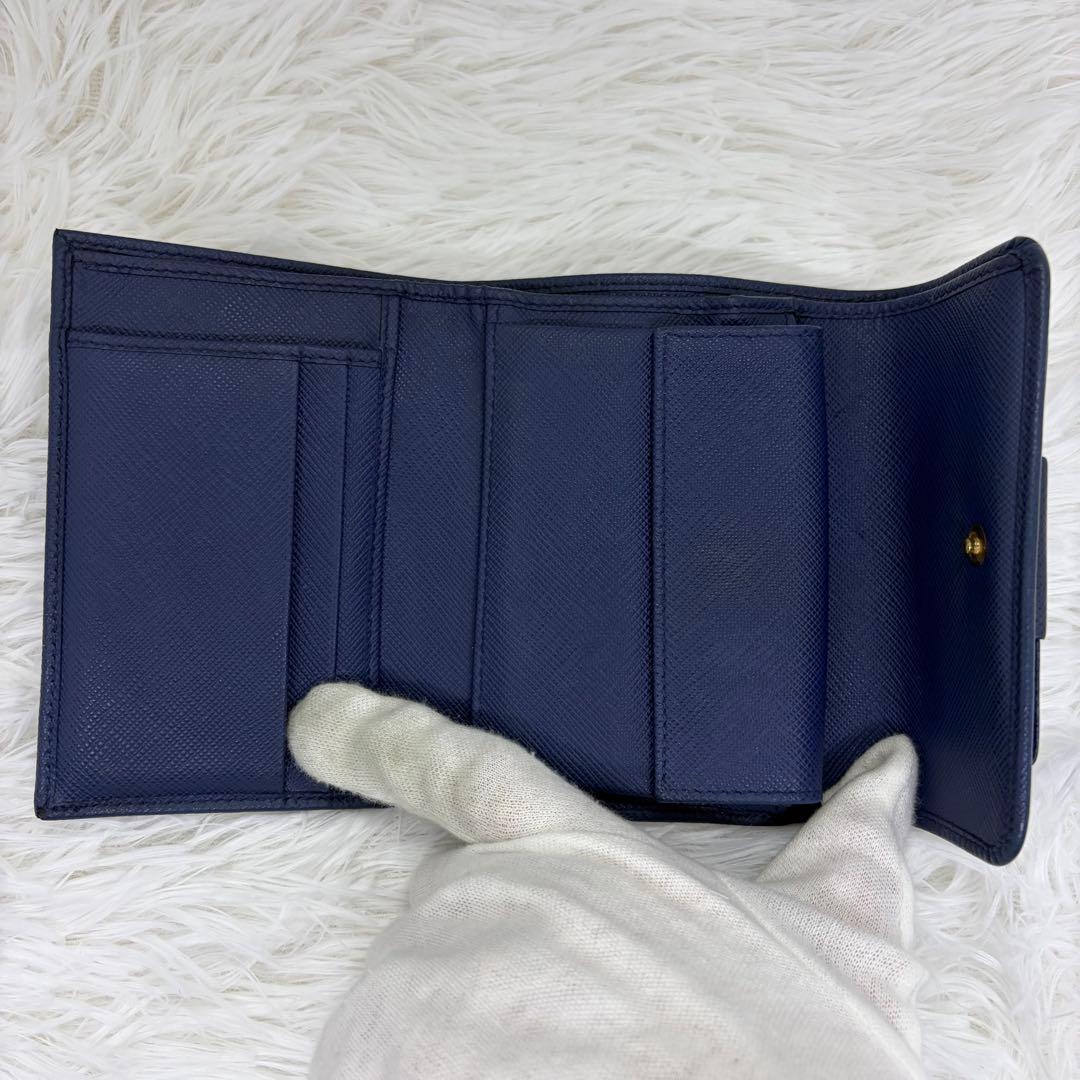 美品✨プラダ 三つ折り財布 財布 サフィアーノ レザー リボン ネイビー 紺