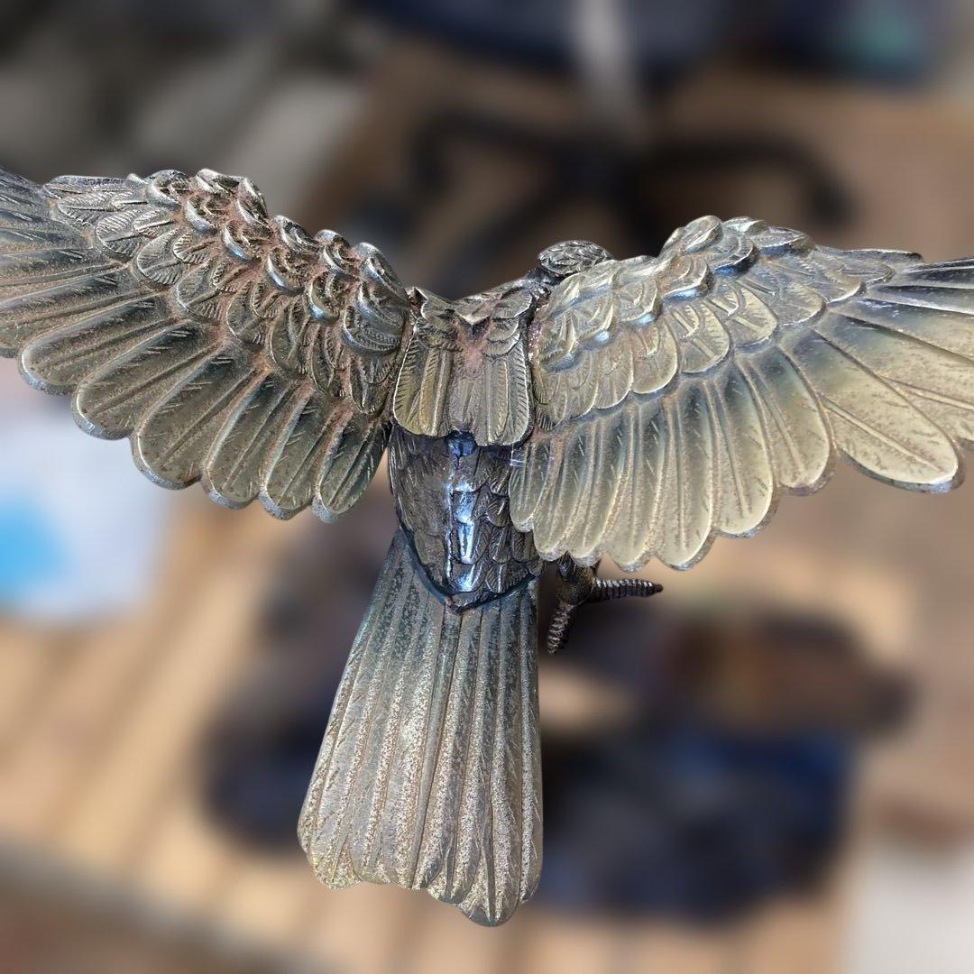 鷲の金属彫刻 ブロンズ色