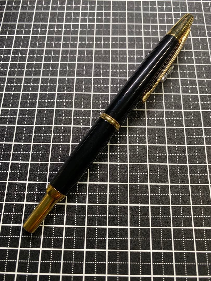 PILOT CAPLESS decimo BLACK 万年筆　字幅F