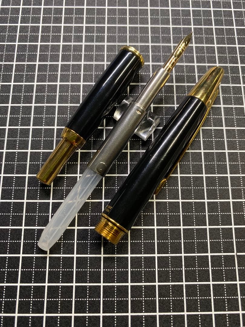 PILOT CAPLESS decimo BLACK 万年筆　字幅F