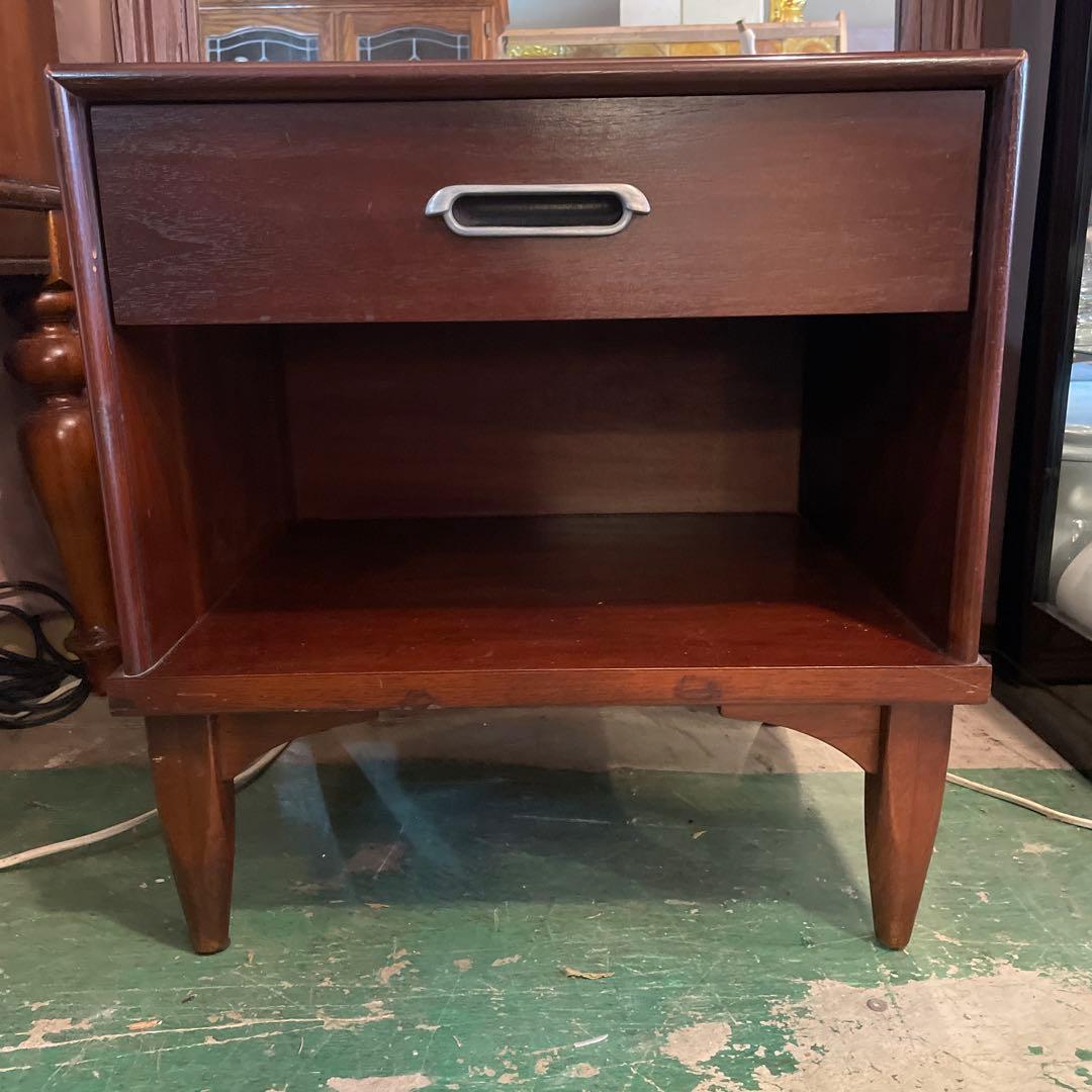 アメリカンヴィンテージ・チークナイトテーブル1980