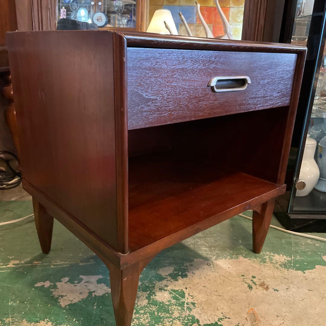 アメリカンヴィンテージ・チークナイトテーブル1980