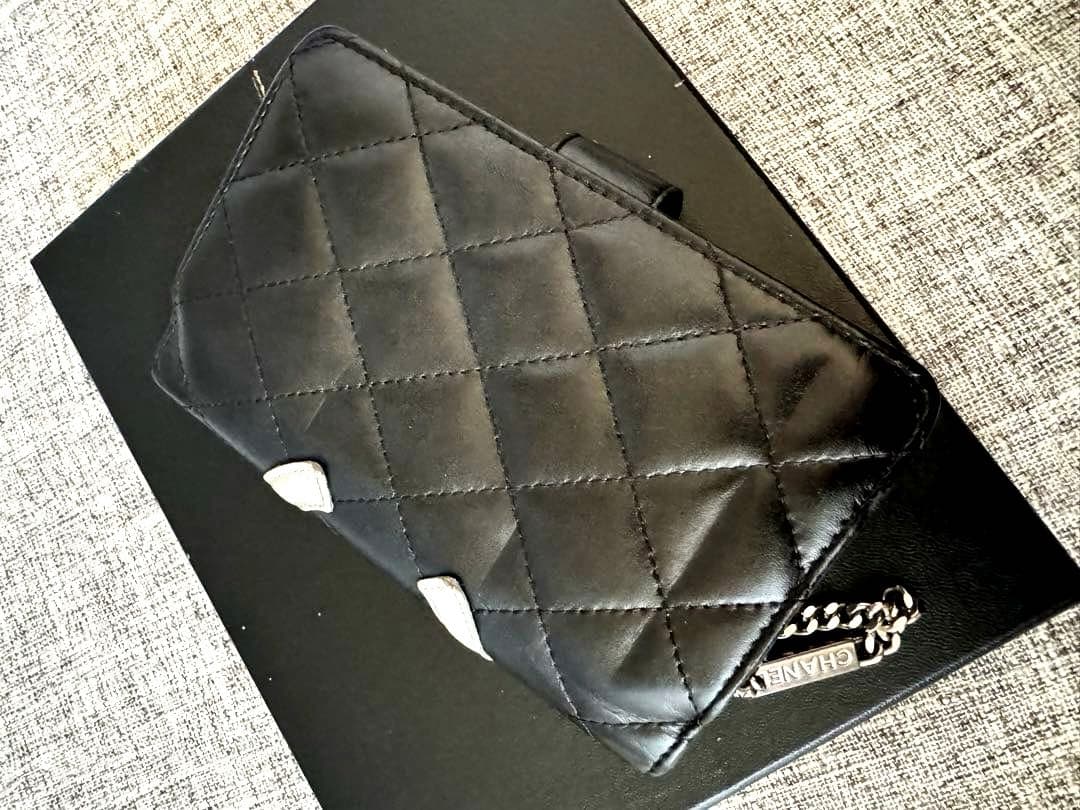 美品♪ CHANELシャネル 限定品カンボン　二つ折り財布　シリアルシール付き！