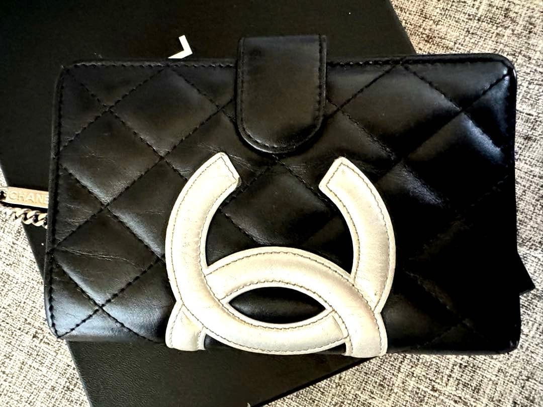美品♪ CHANELシャネル 限定品カンボン　二つ折り財布　シリアルシール付き！