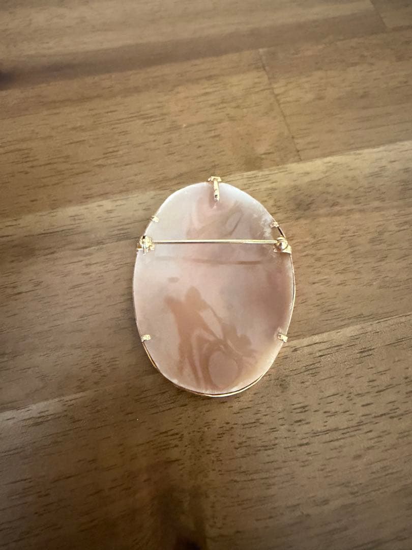 女性の傘のシェルカメオ K18