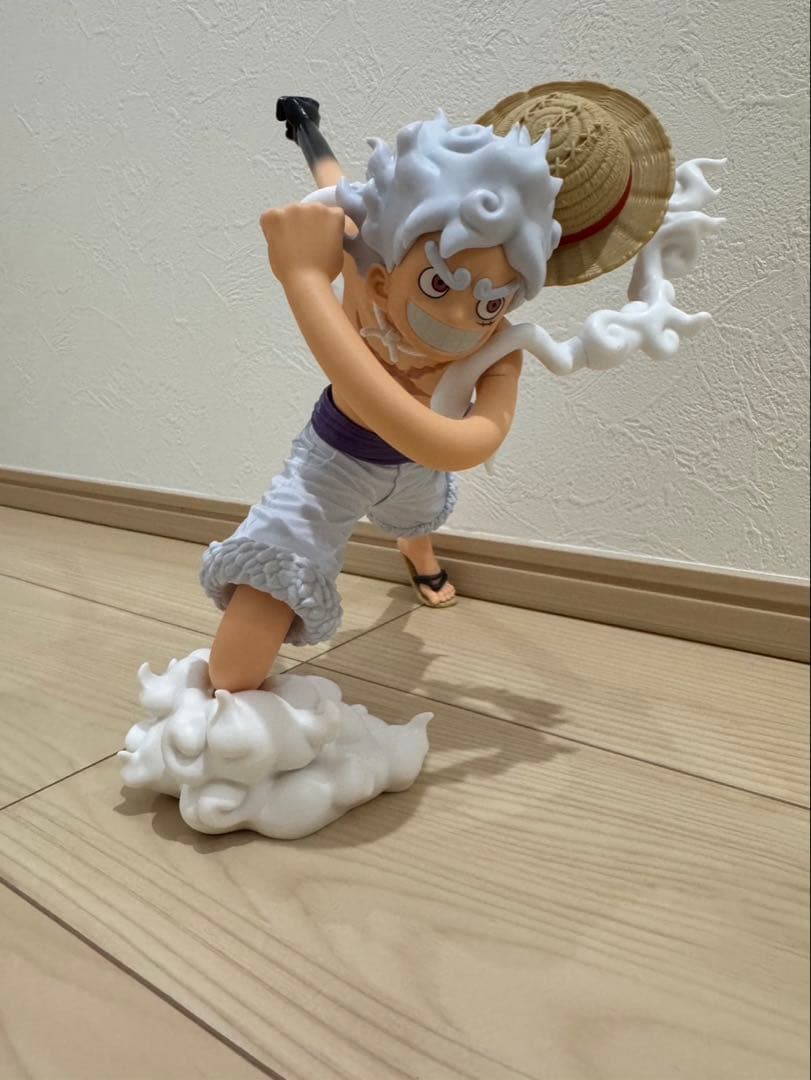 ONEPIECEフィギュア ルフィ エース ゾロ ナミ ロビン シャンク サボ