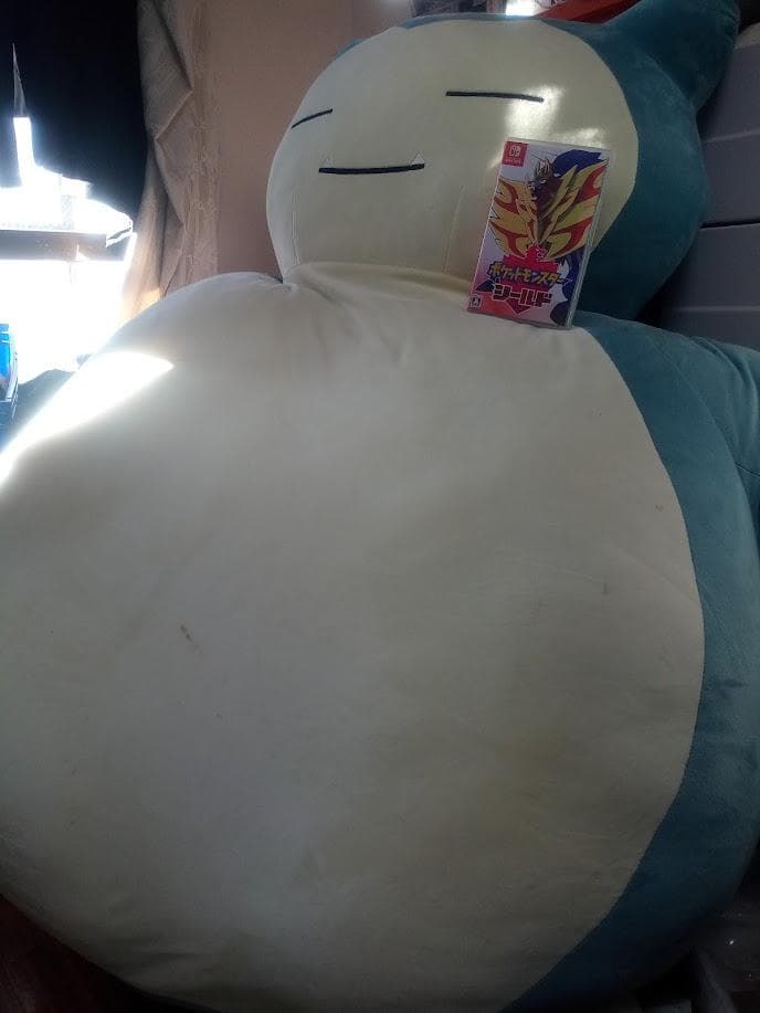 絶対に起きられないカビゴンクッション　ぬいぐるみ　巨大サイズ