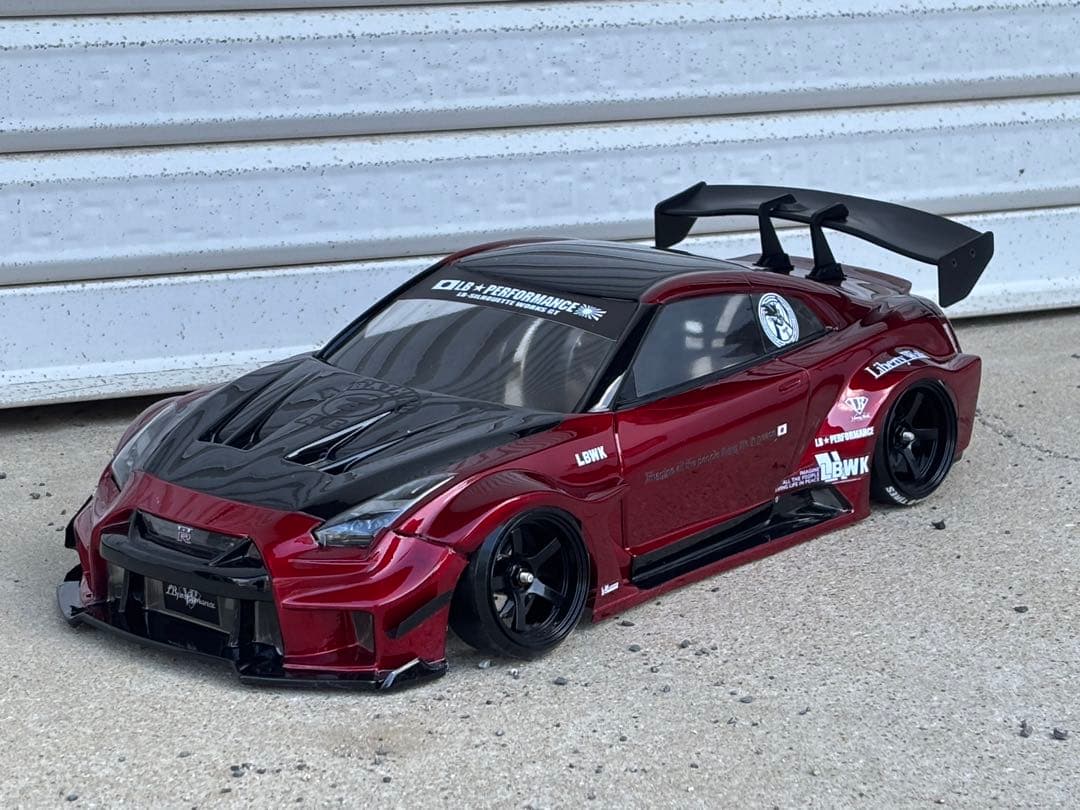 ラジコンボディ TETSUJIN R35 GT-R リバティーウォーク 塗装済