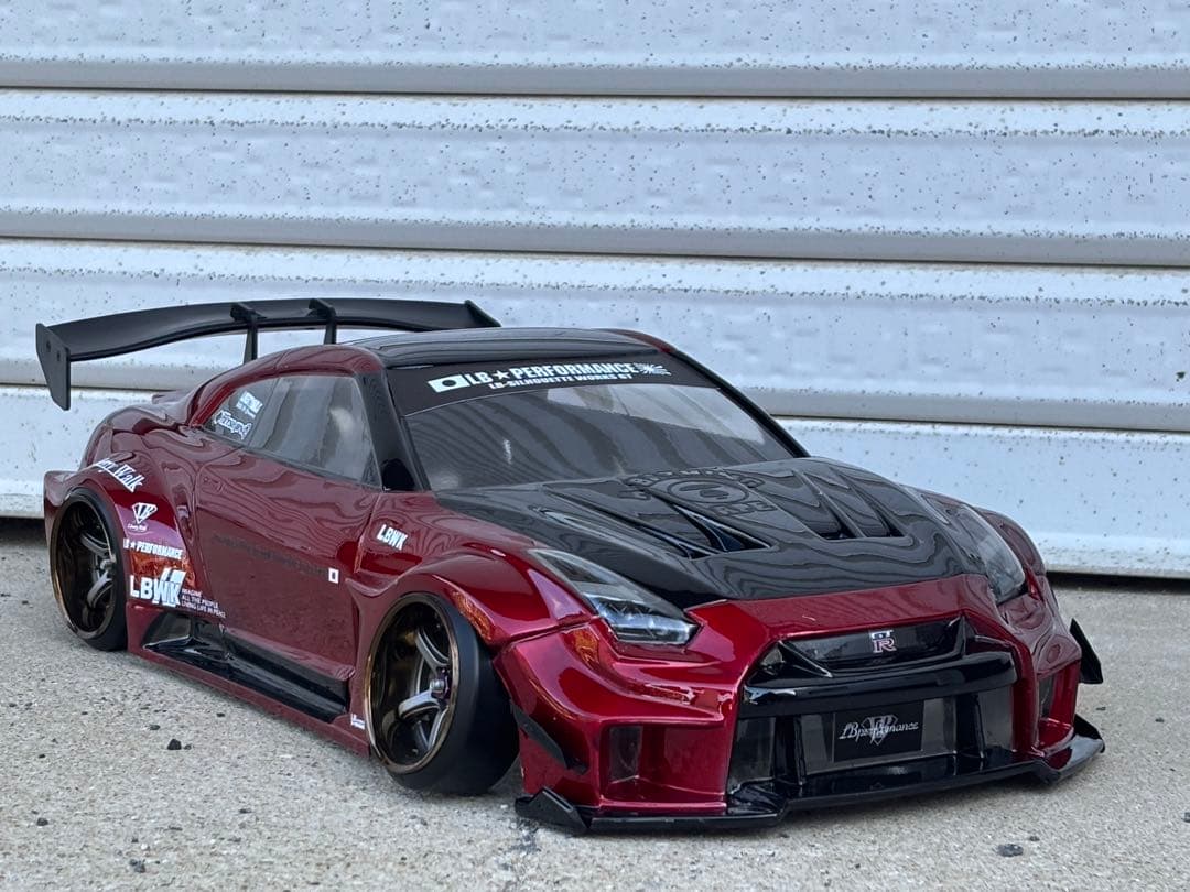 ラジコンボディ TETSUJIN R35 GT-R リバティーウォーク 塗装済