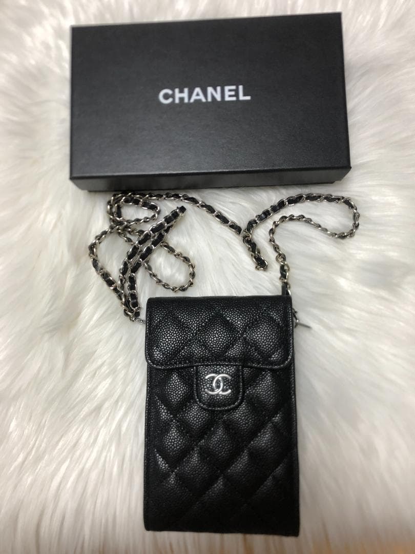 ブラック　キルティングスマホショルダーバッグ　おしゃれ　バッグ　女性　女性