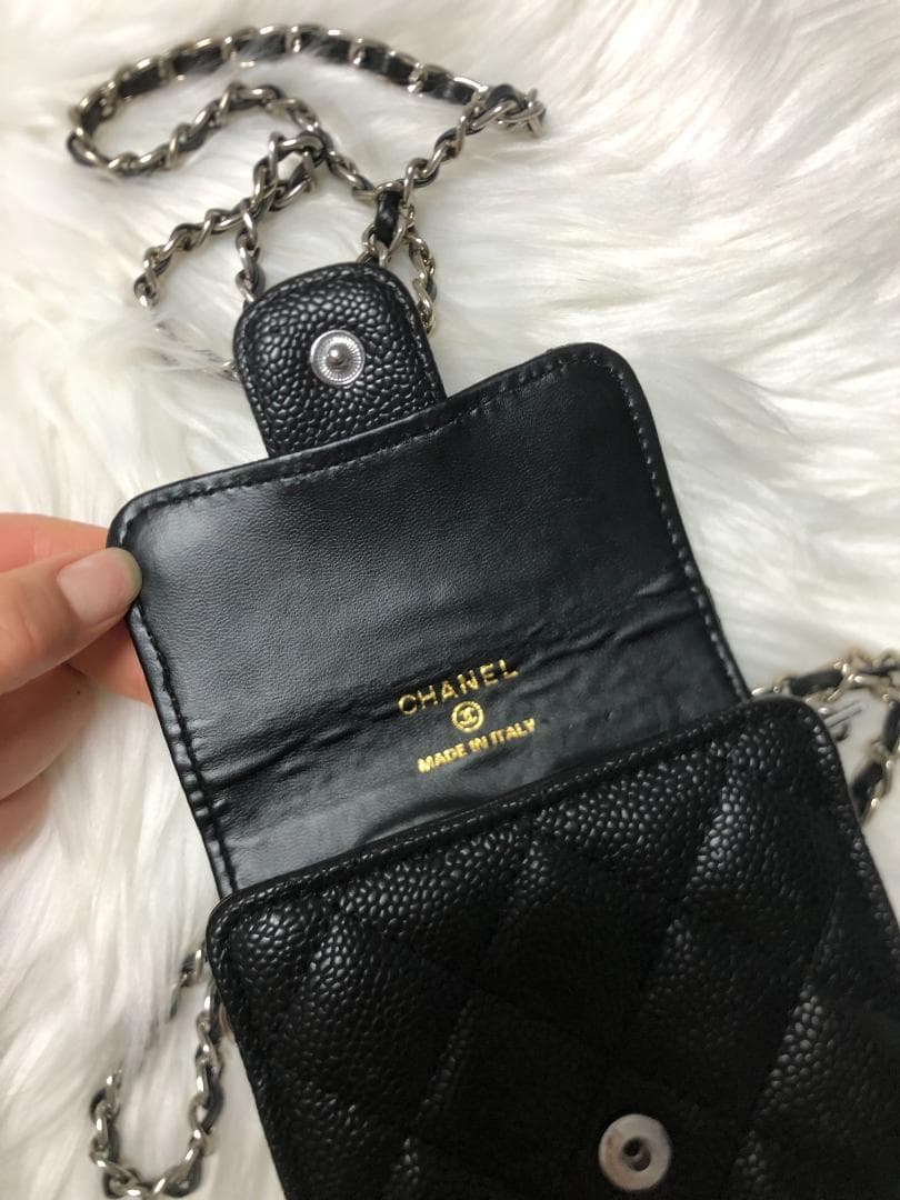 ブラック　キルティングスマホショルダーバッグ　おしゃれ　バッグ　女性　女性