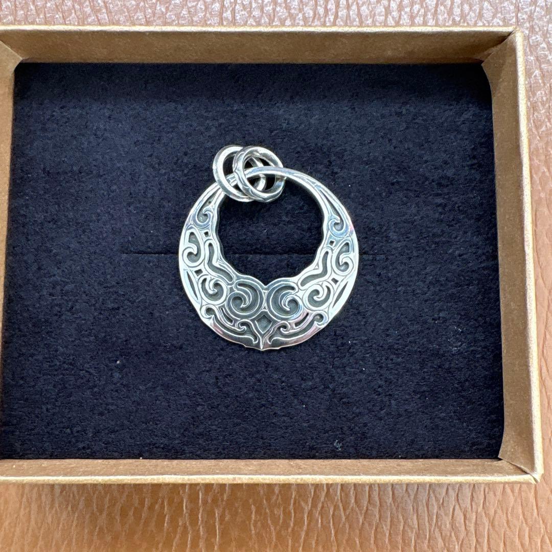 Ague art jewelryアイヌ模様シルバーペンダント