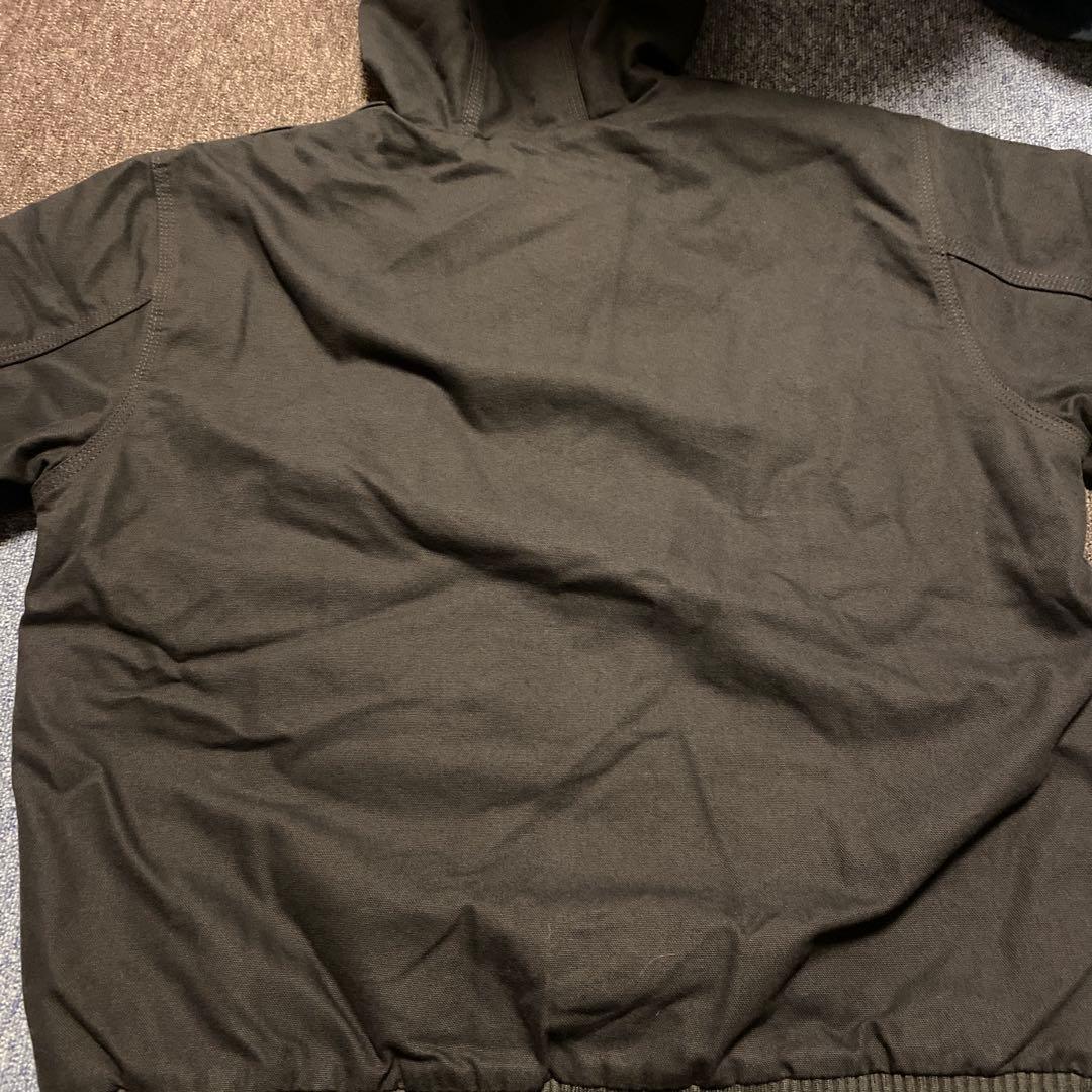 Carhartt ブラック アクティブジャケット