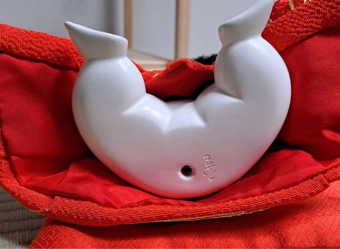 有識御人形司 十二世 伊東久重 作 木彫 御所人形「童子(でんでん太鼓)」共箱