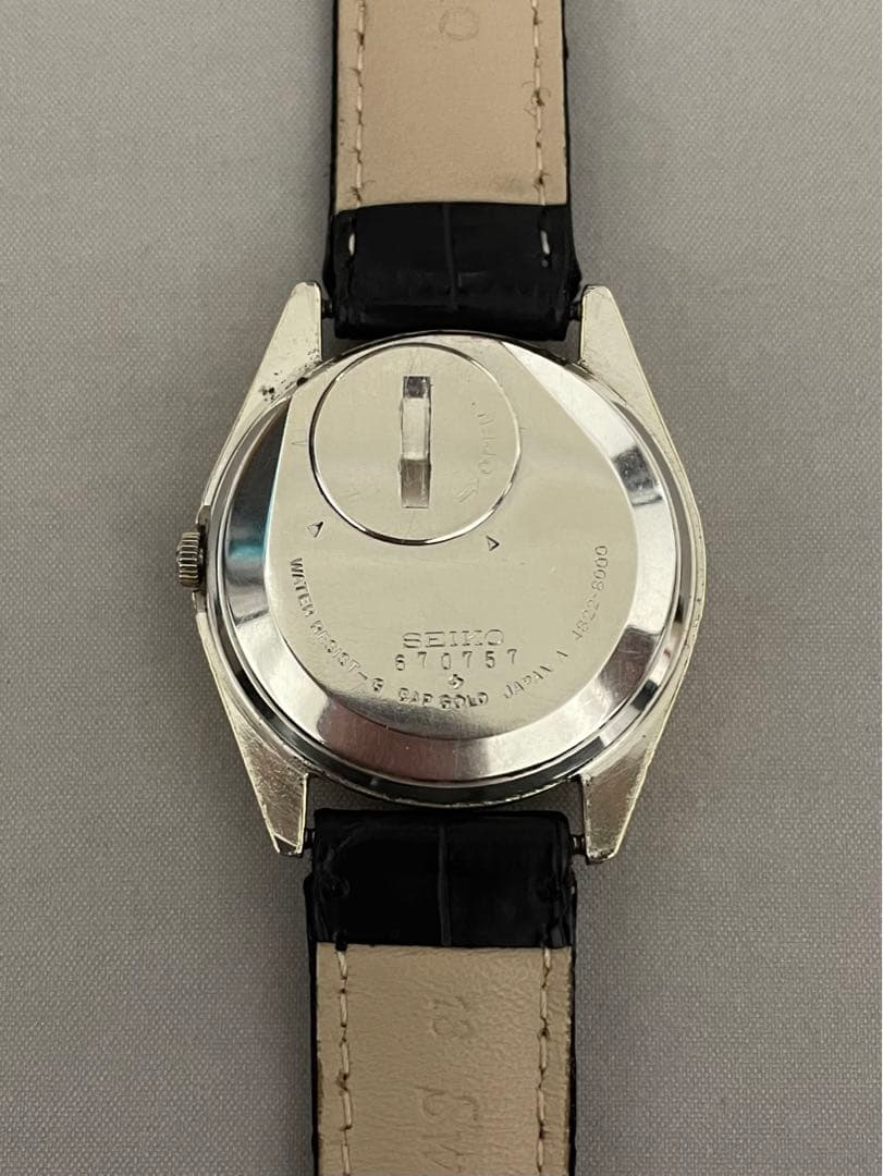 SEIKO KING QUARTZ メンズ腕時計ゴールド 4822-8000