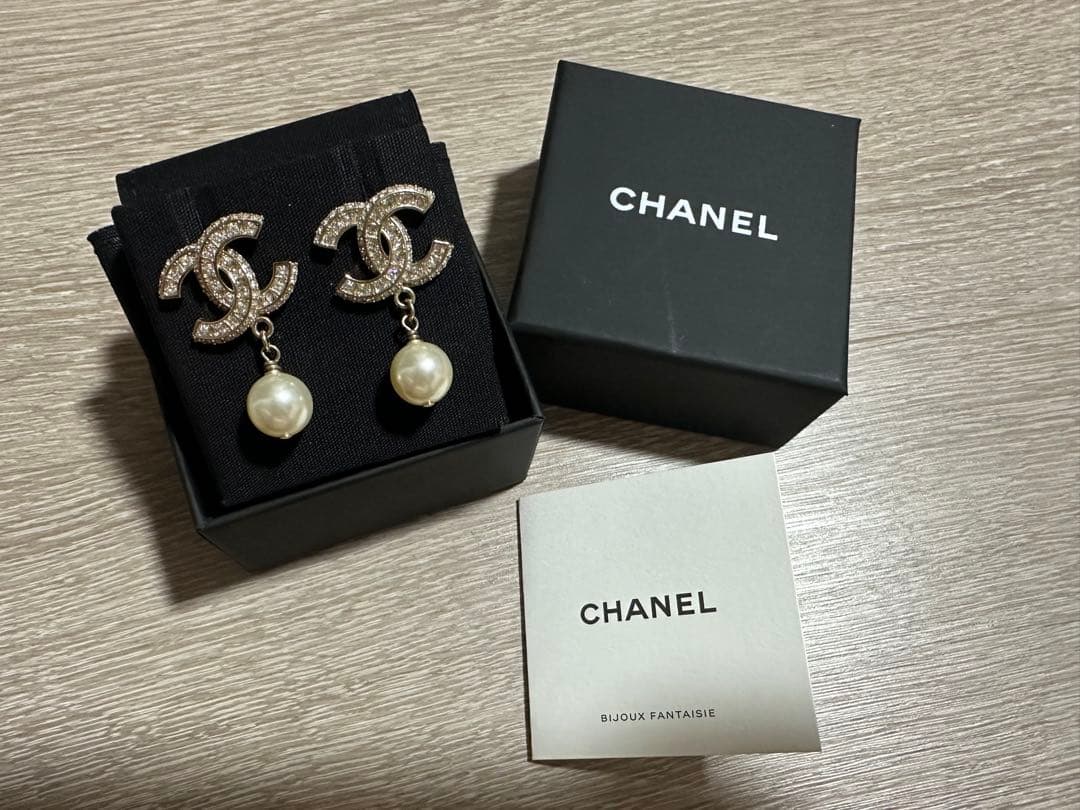 シャネル ロゴパール　ピアス　希少　レシート付き