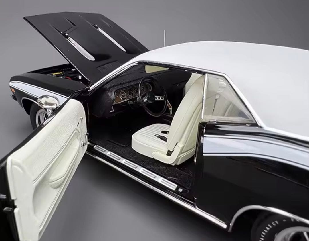 1972 Plymouth Cuda 340 1/18スケールモデル