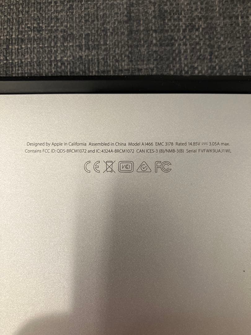 MacBook Air A1466 13インチ ジャンク OSなし 通電OK