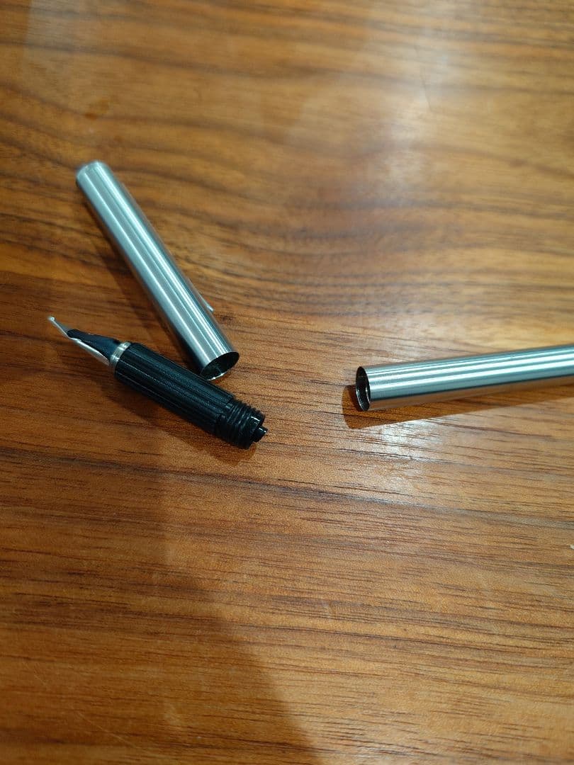 めるる　アウロラ　アスティル　NY近代美術館永久展示万年筆