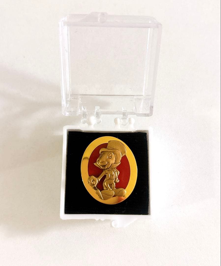 未使用 非売品 東京ディズニーランド TDL キャスト トレーナー ピンバッジ