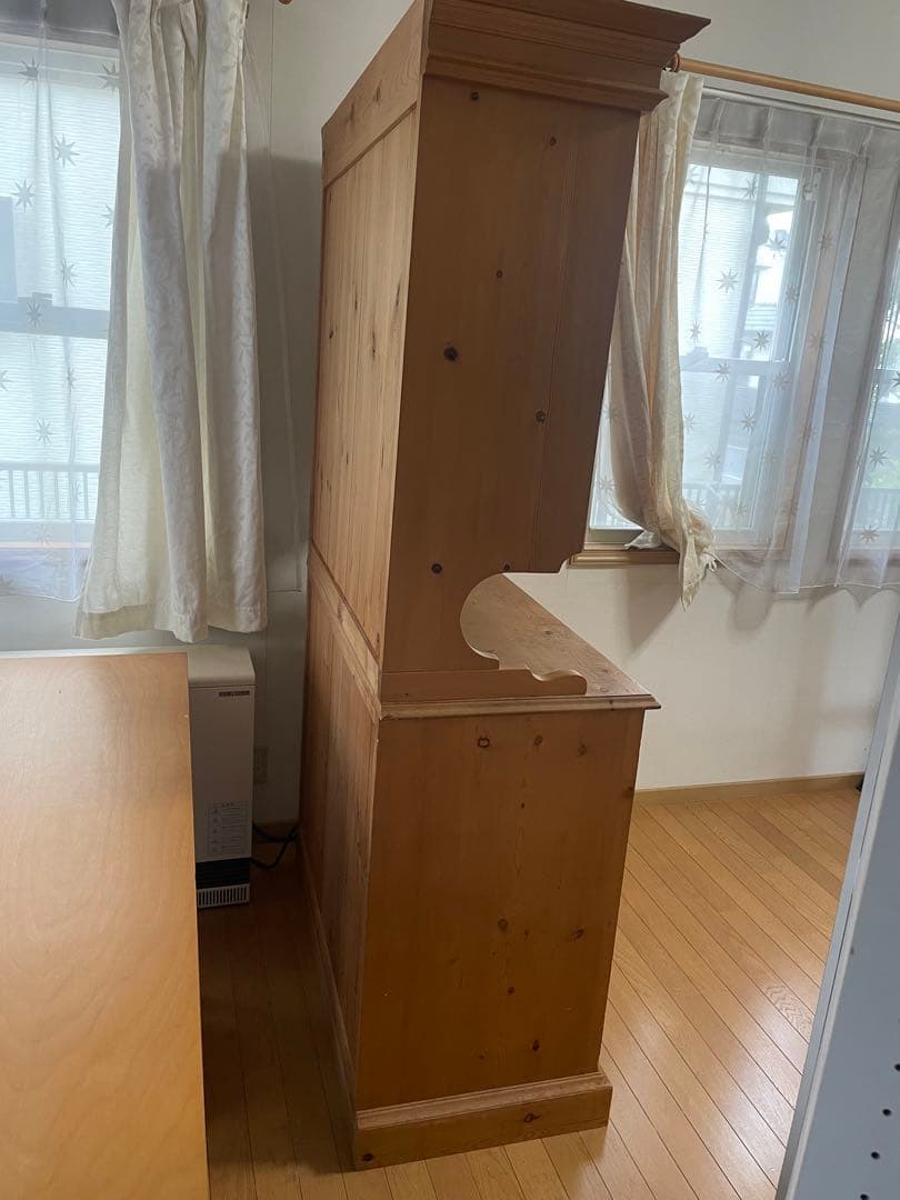 ペニーワイズ⭐︎木製ガラス扉キャビネット⭐︎パイン無垢材