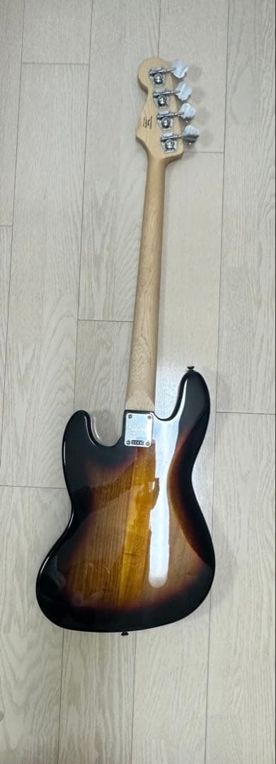 ベース Fender Squier Jazz Bass