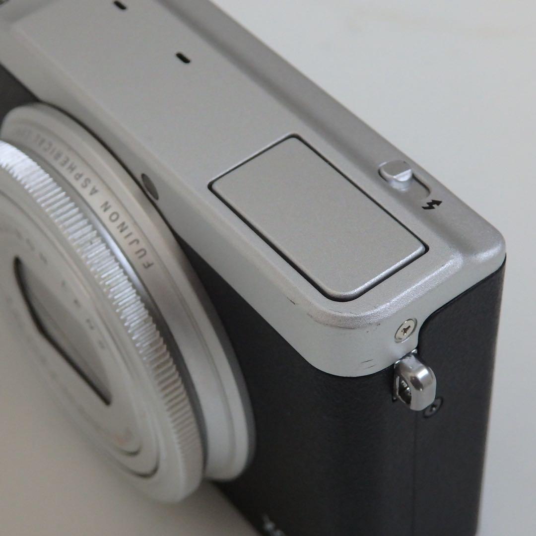 動作確認済　美品　FUJIFILM XQ2 シルバー　フジフイルム