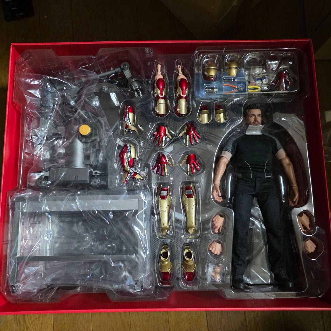 hottoys 『アイアンマン３』トニー・スターク（開発作業版）