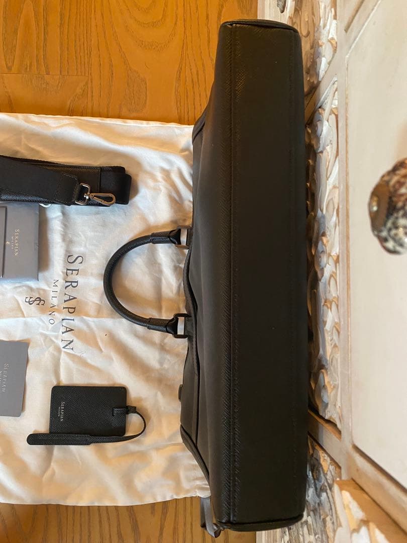 セラピアン　レザー　ブリーフ　ビジネスバッグ　オールブラック　黒　サフィアーノ